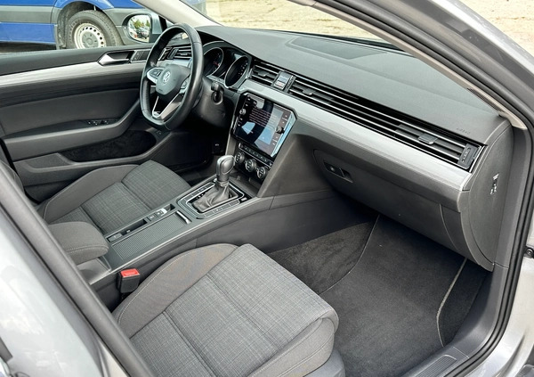 Volkswagen Passat cena 86800 przebieg: 154218, rok produkcji 2020 z Reda małe 211